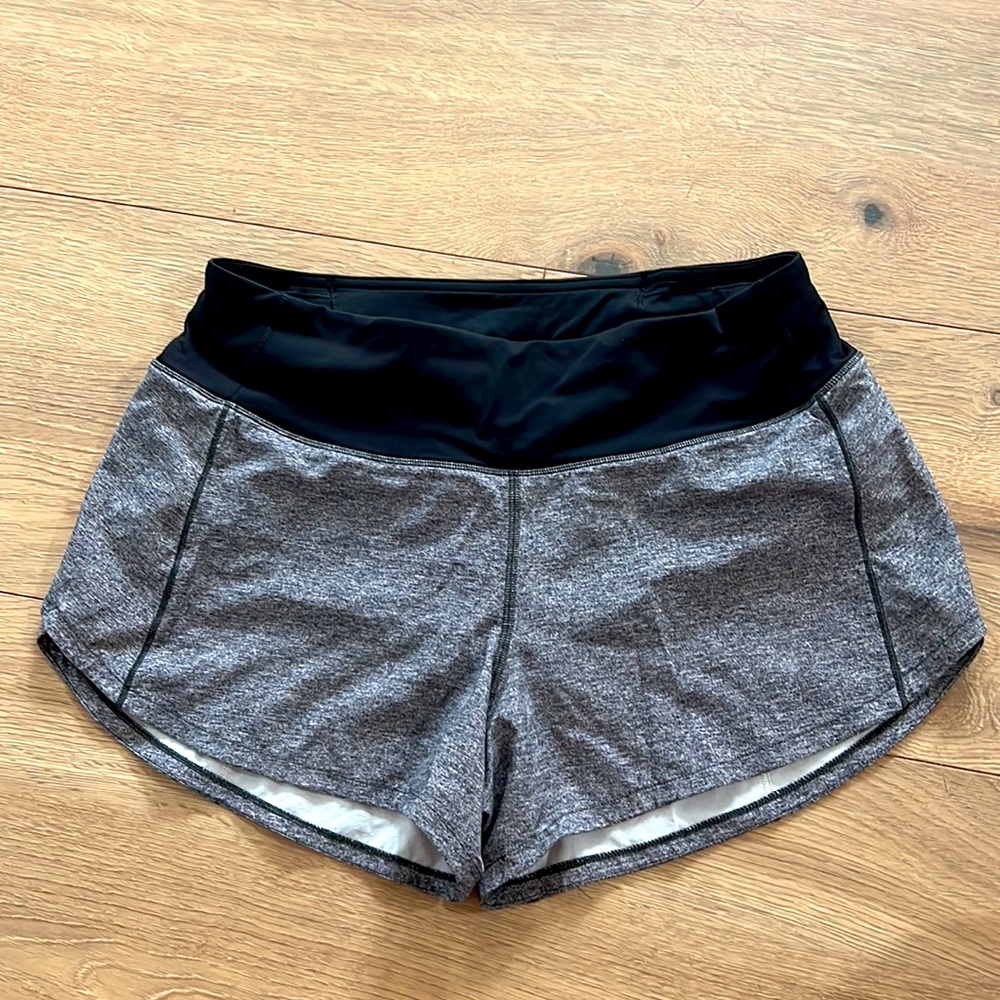 Lululemon Speed Up mid-rise 4” short